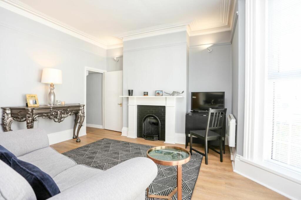 Southsea Historic Gem - Elegant Apartments Портцмаус Экстерьер фото