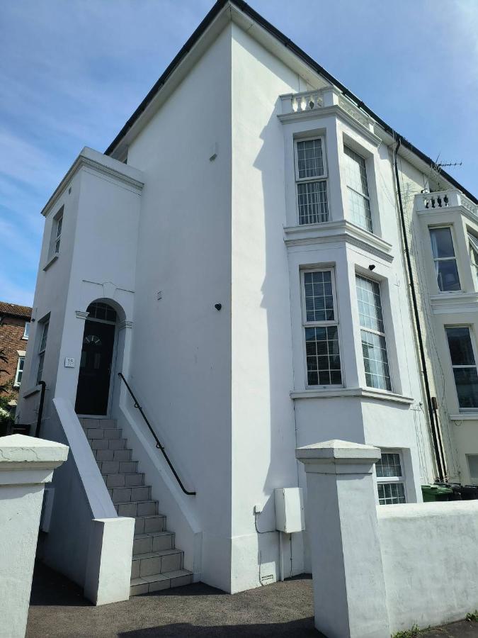 Southsea Historic Gem - Elegant Apartments Портцмаус Экстерьер фото